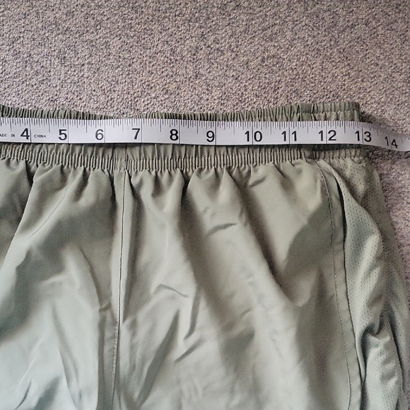 Nike Women's Olive Green Shorts Size S - Picture 6 of 10